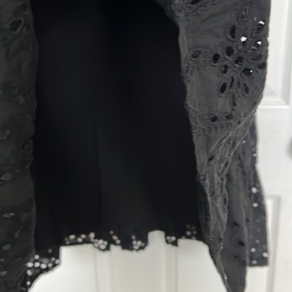 VICI broderie anglaise babydoll tiered mini with pockets! - Picture 4 of 5